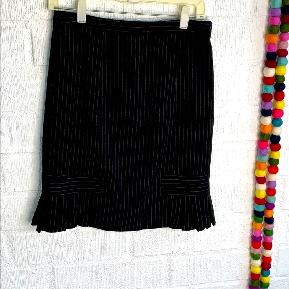 Max Studio Pin Stripe Pencil Ruffle Skirt sz 4